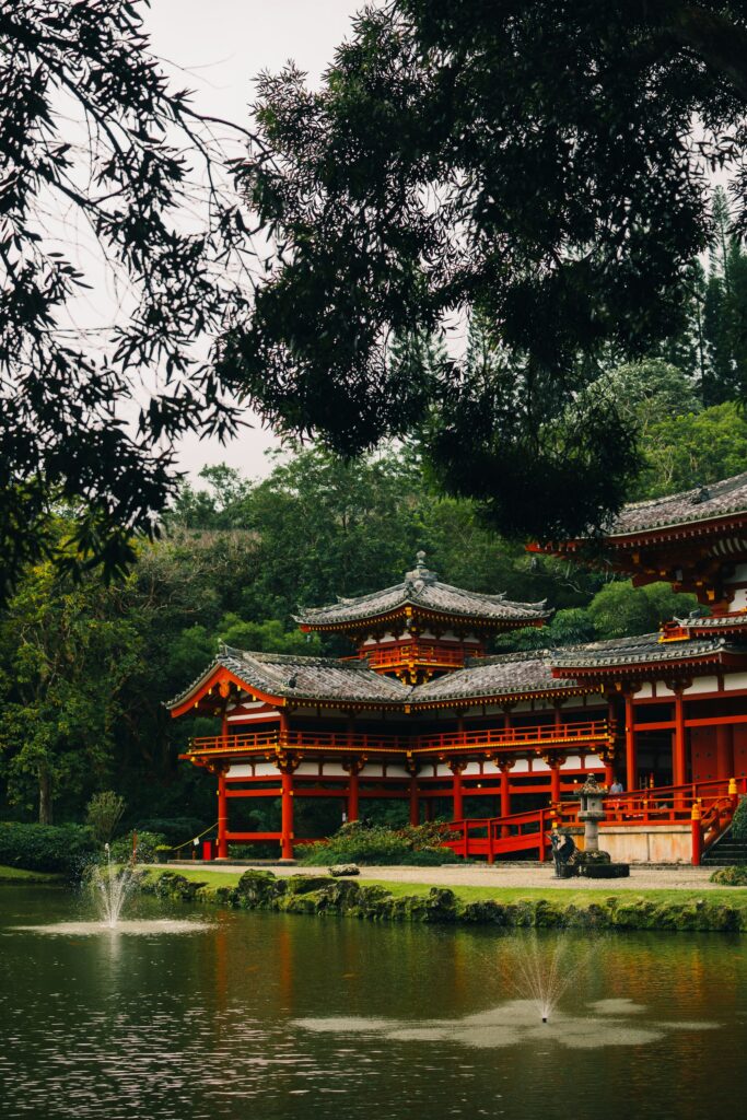 Byodo-In Temple and the Koolau mountains