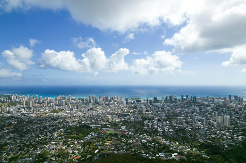 Panoramic view over Honolulu to the ocean